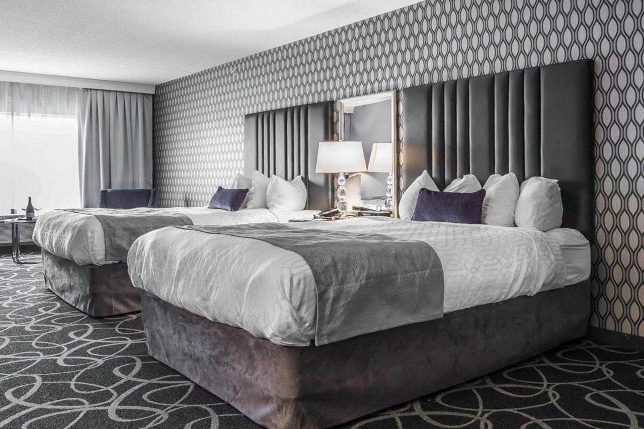 Park Manor Hotel Clifton Park Kültér fotó A typical room at the Hilton Garden Inn