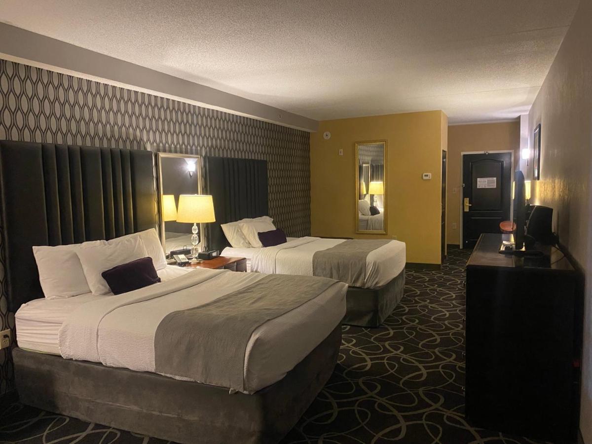 Park Manor Hotel Clifton Park Kültér fotó A room at the Hilton Garden Inn in San Francisco