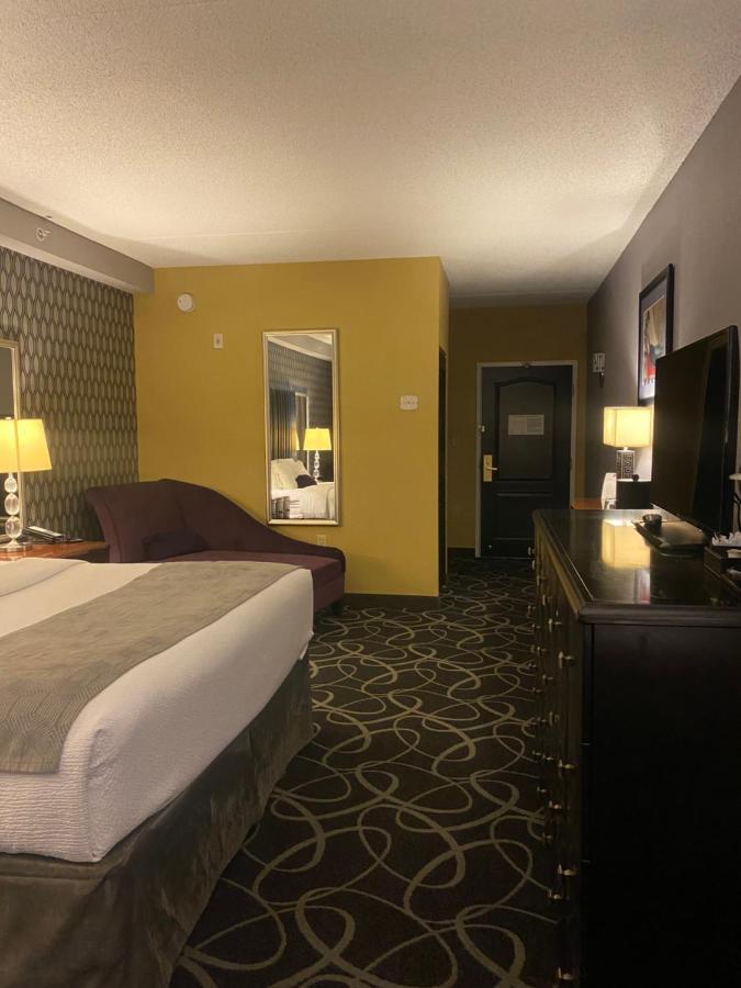 Park Manor Hotel Clifton Park Kültér fotó A room at the Hilton Garden Inn in San Francisco