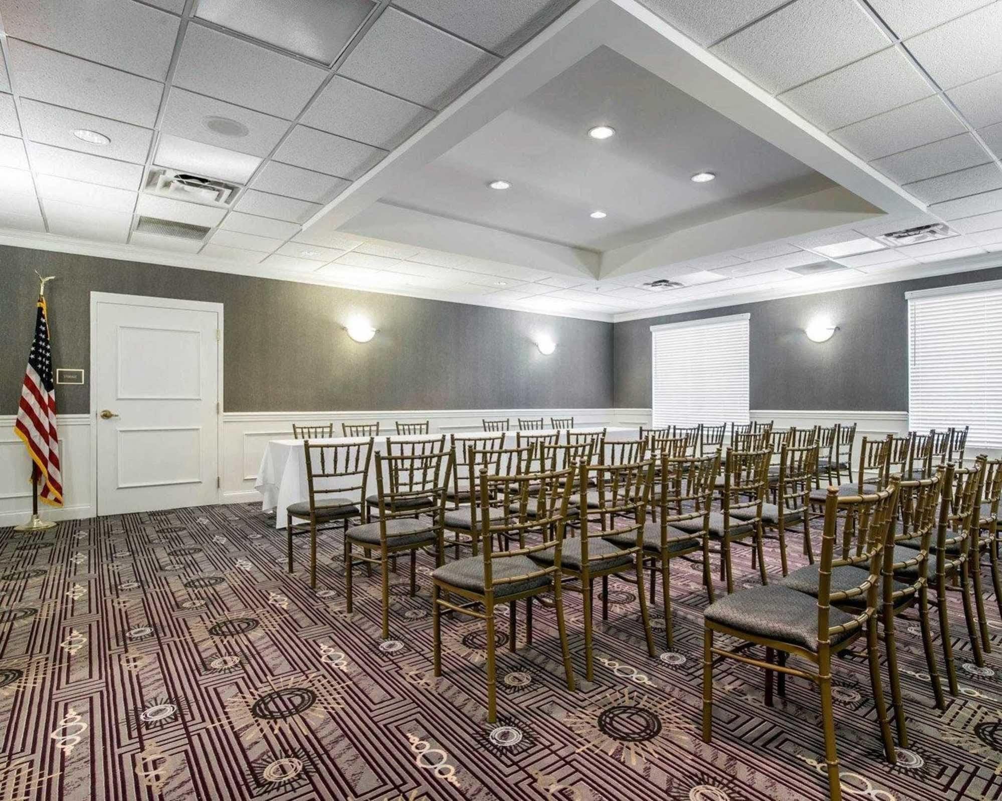 Park Manor Hotel Clifton Park Kültér fotó The ballroom at the 2016 Republican National Convention