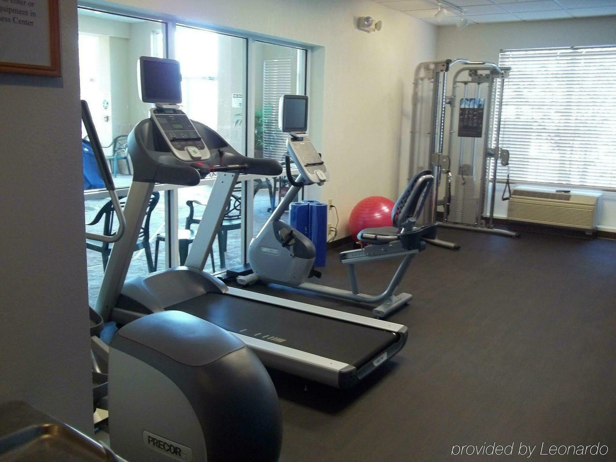 Park Manor Hotel Clifton Park Kültér fotó A typical gym