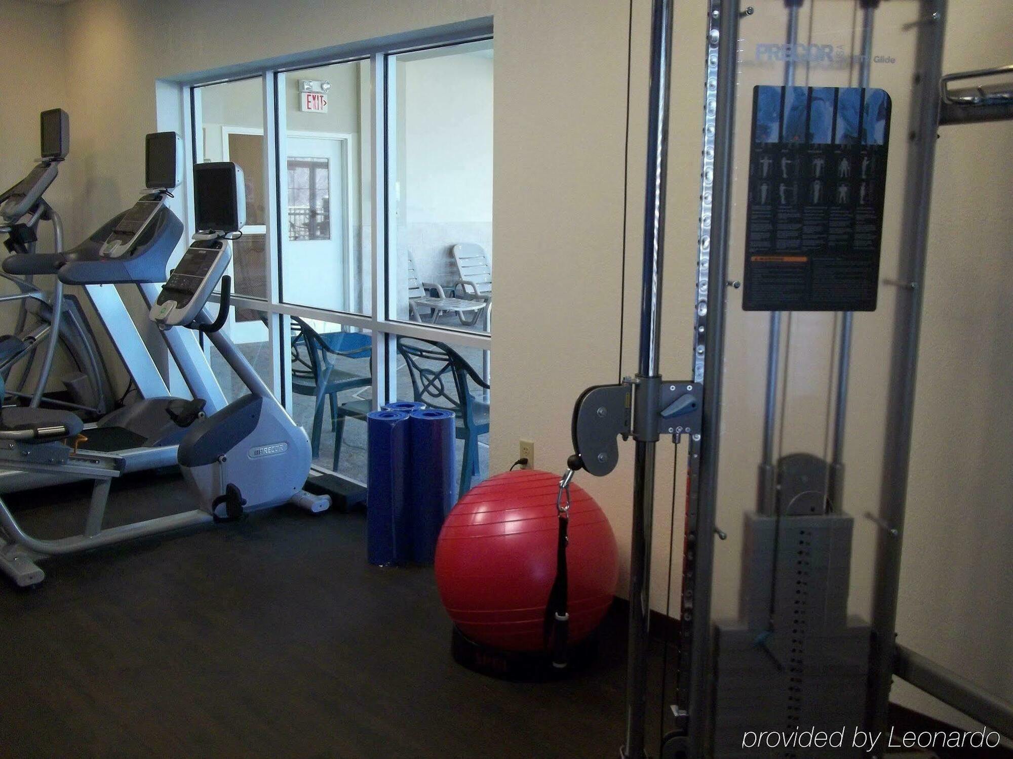 Park Manor Hotel Clifton Park Kültér fotó A typical fitness center